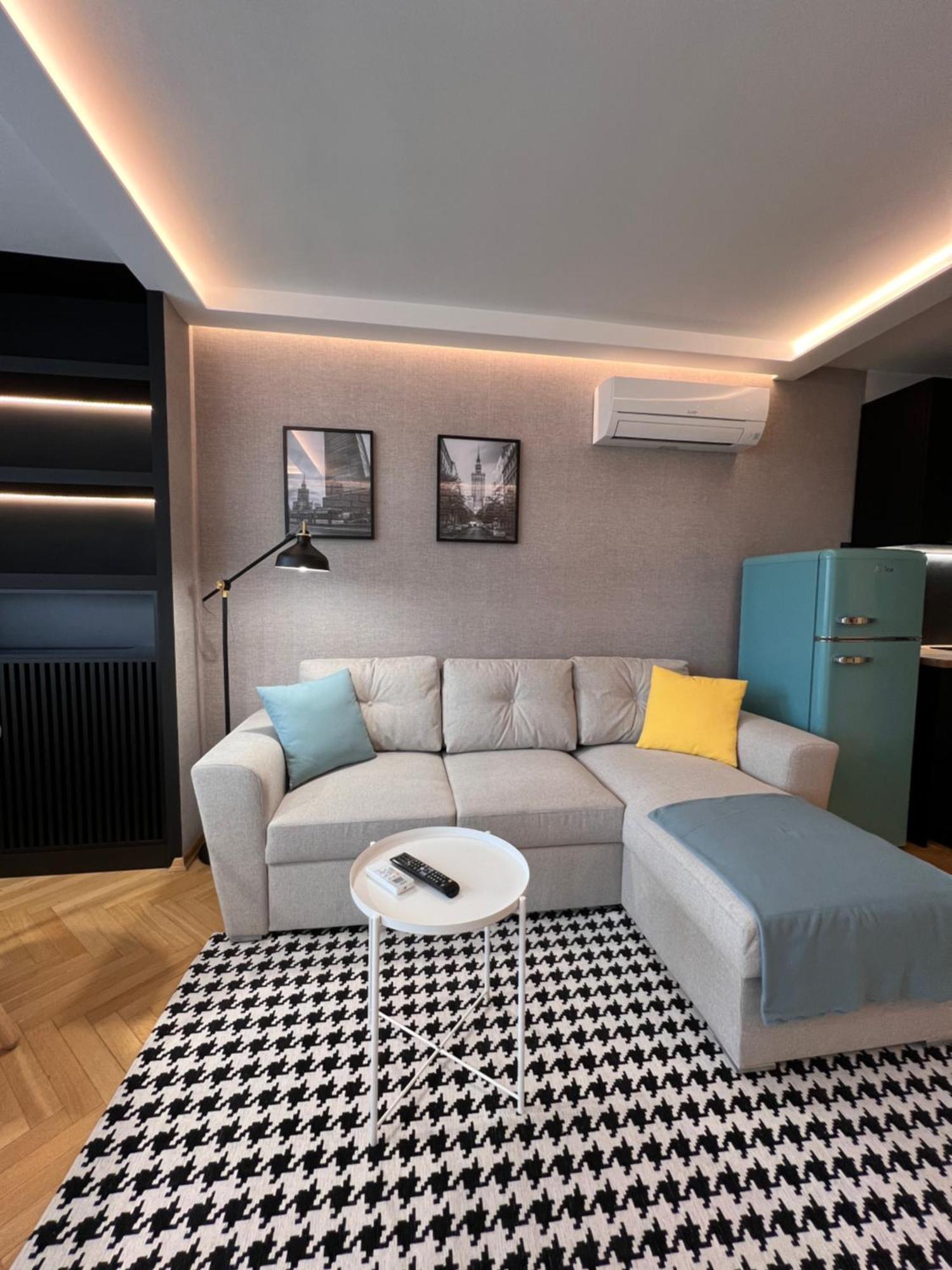Apartment Mia - Krolewska Warsaw